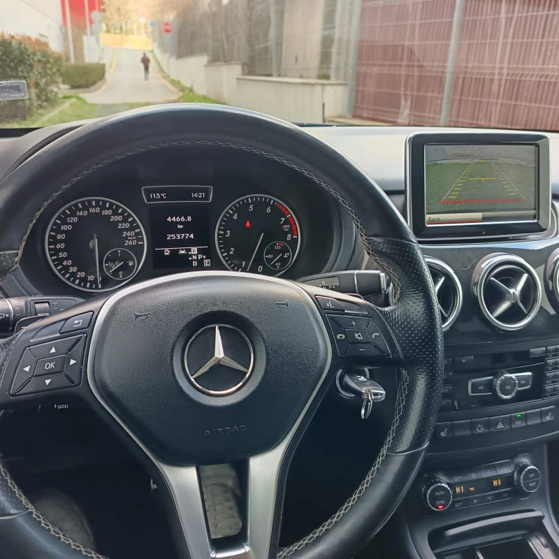Mercedes-Benz B 250, снимка 7 - Автомобили и джипове - 52467669