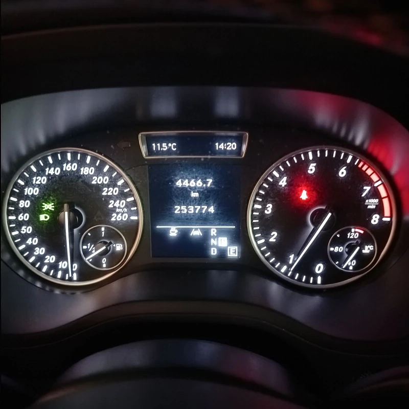 Mercedes-Benz B 250, снимка 6 - Автомобили и джипове - 52467669