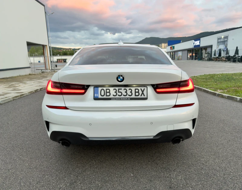 BMW 320 d M Sport Laser HUD , снимка 5 - Автомобили и джипове - 51490335