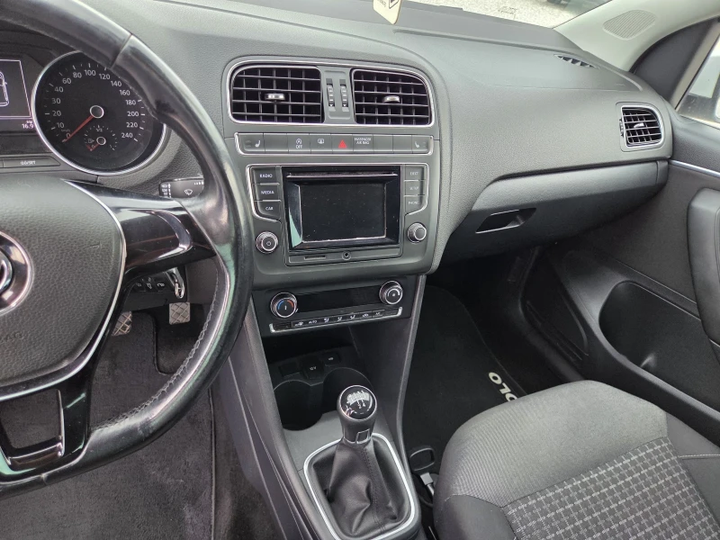 VW Polo 1.4 TDI, Клима, Нави, Подгрев, снимка 11 - Автомобили и джипове - 51414249