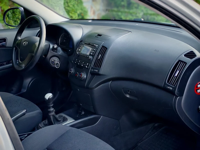 Hyundai I30 1.6CRDI(110)* CW* НОВ ВНОС* , снимка 14 - Автомобили и джипове - 52109705