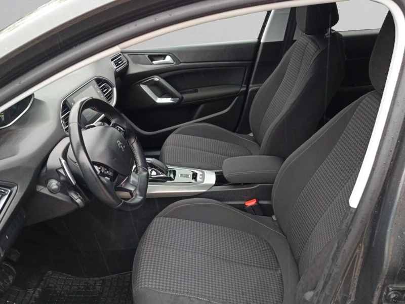 Peugeot 308 ACTIVE, снимка 13 - Автомобили и джипове - 52493921