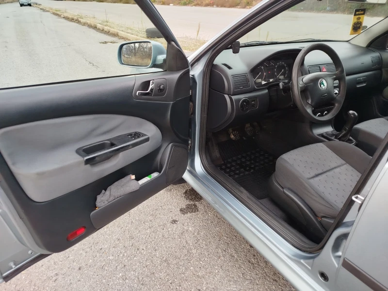 Skoda Octavia Tour, снимка 10 - Автомобили и джипове - 52631736