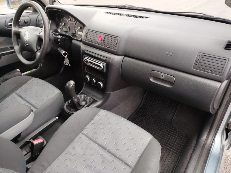 Skoda Octavia Tour, снимка 14 - Автомобили и джипове - 52631736