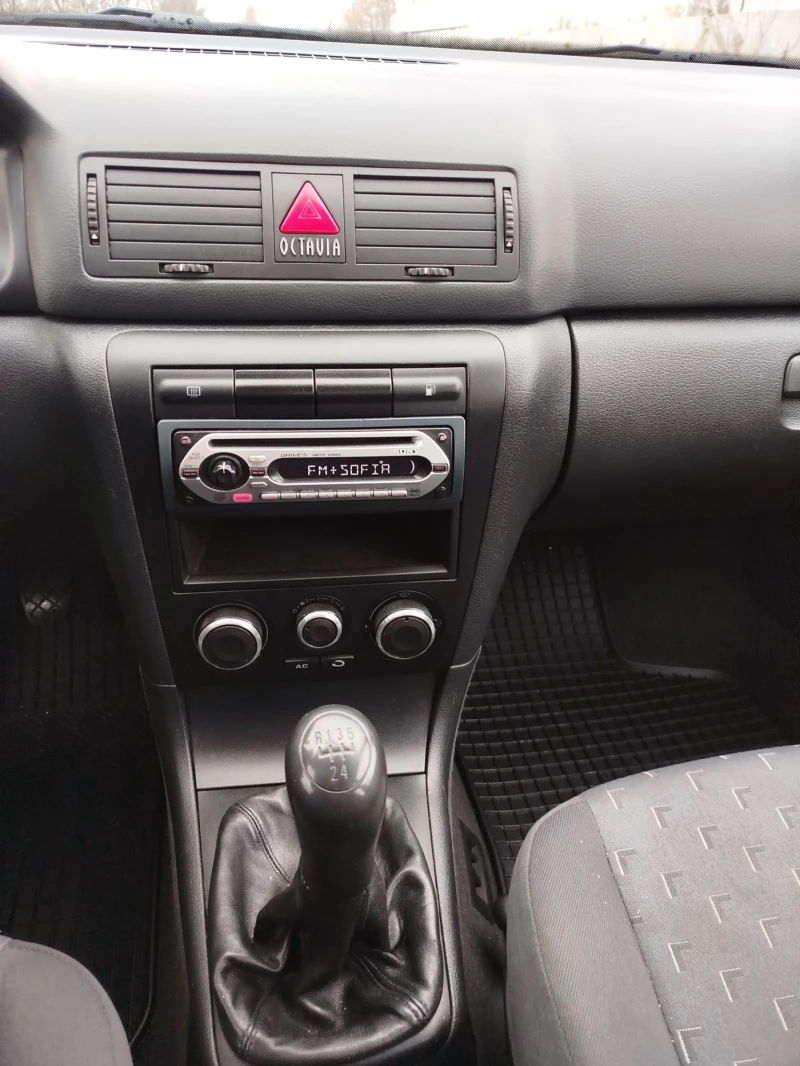 Skoda Octavia Tour, снимка 15 - Автомобили и джипове - 52631736