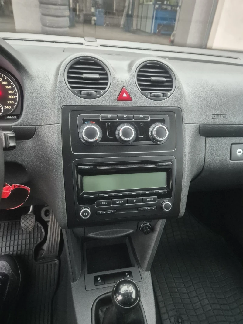 VW Caddy ПЪТНИК , снимка 10 - Автомобили и джипове - 52829517
