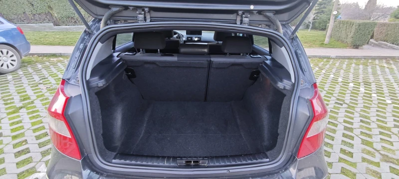 BMW 120 2.0D, снимка 3 - Автомобили и джипове - 53019325