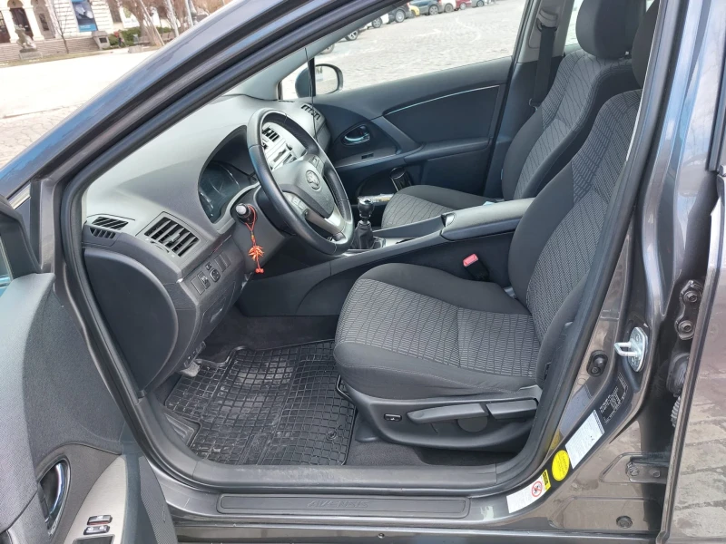 Toyota Avensis, снимка 10 - Автомобили и джипове - 53089598