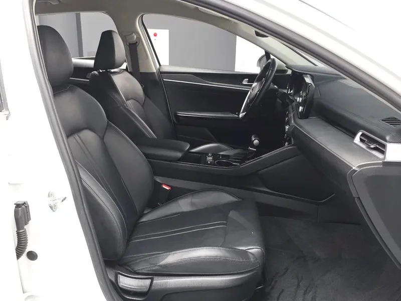 Kia K5 2.0 Lpi Standard, снимка 11 - Автомобили и джипове - 55937842