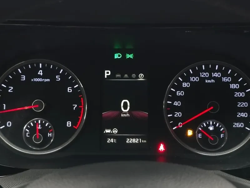 Kia K5 2.0 Lpi Standard, снимка 8 - Автомобили и джипове - 55937842