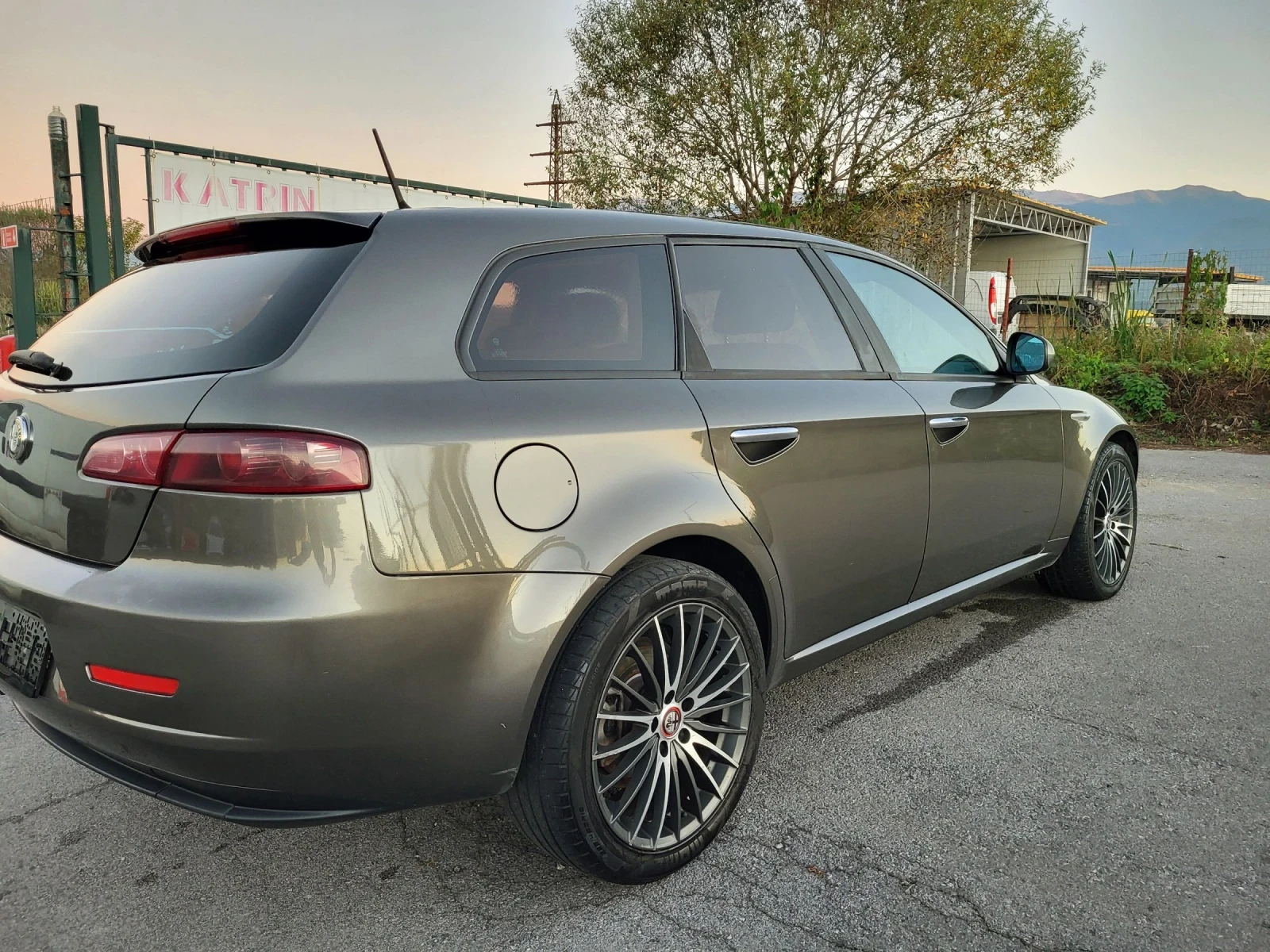 Alfa Romeo 159 2.0 JTDM - изображение 5