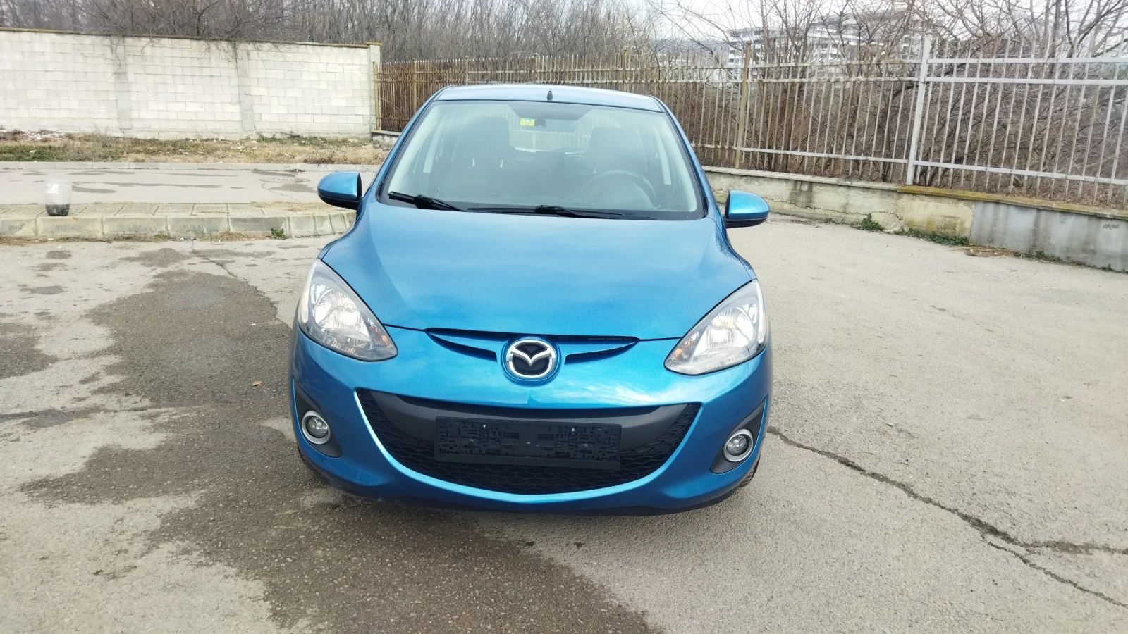 Mazda 2 1.5i Автоматик Швейцария - изображение 2