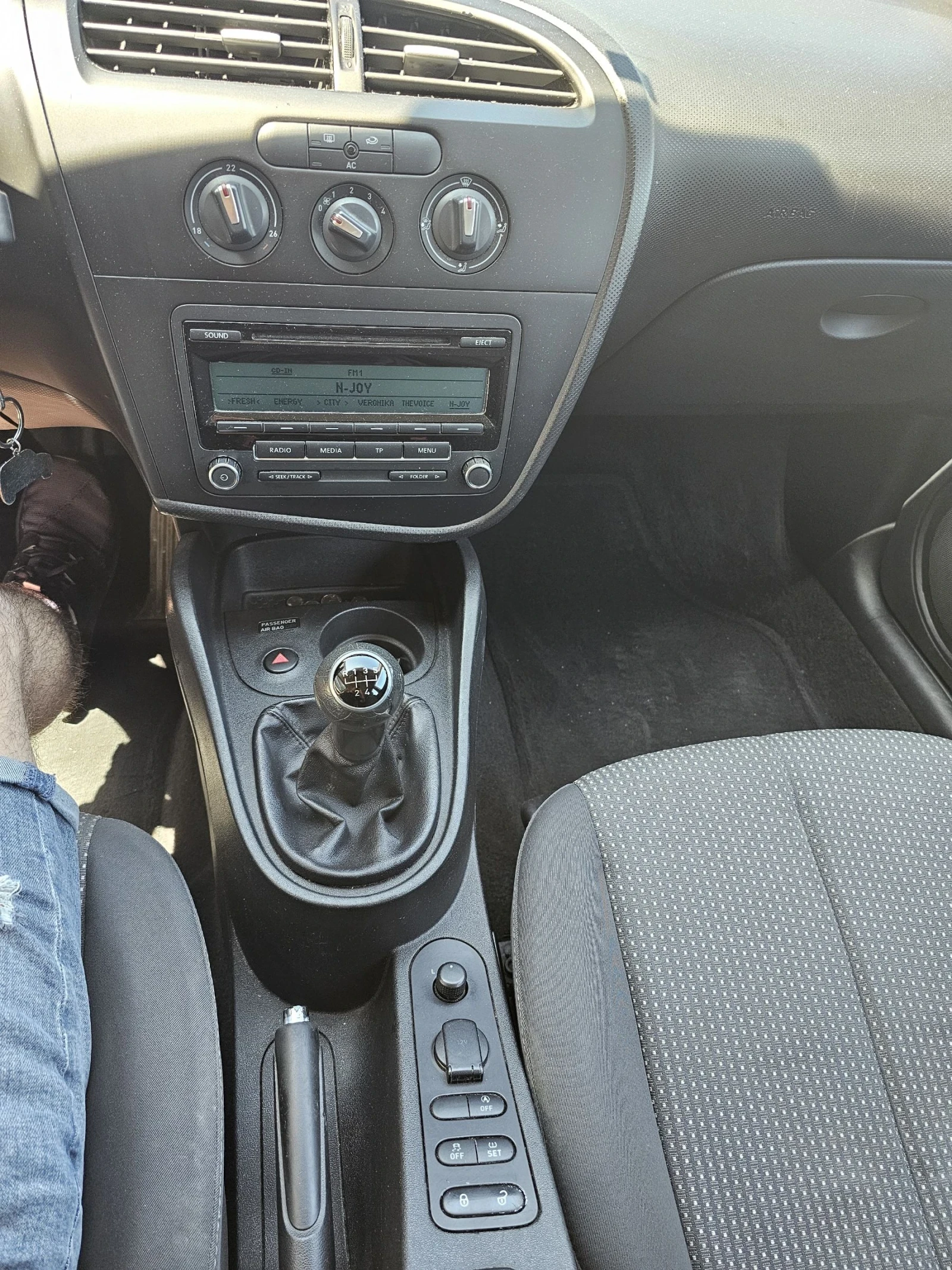 Seat Leon 1.6TDI Facelift - изображение 9