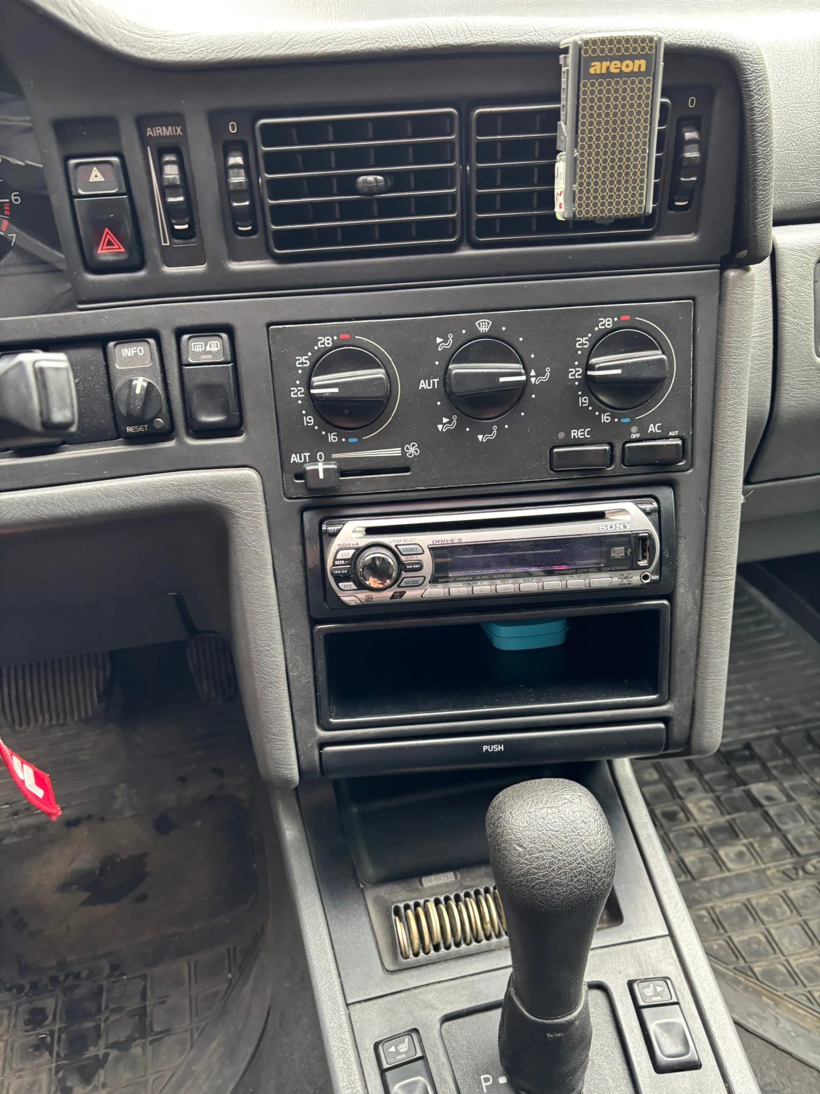 Volvo 850 Комби - изображение 10