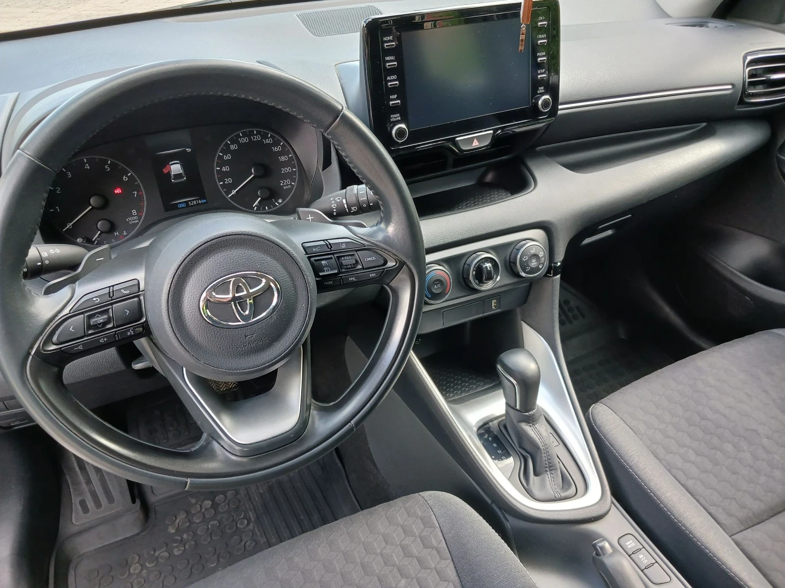 Toyota Yaris 1.5 125к.с. - изображение 8