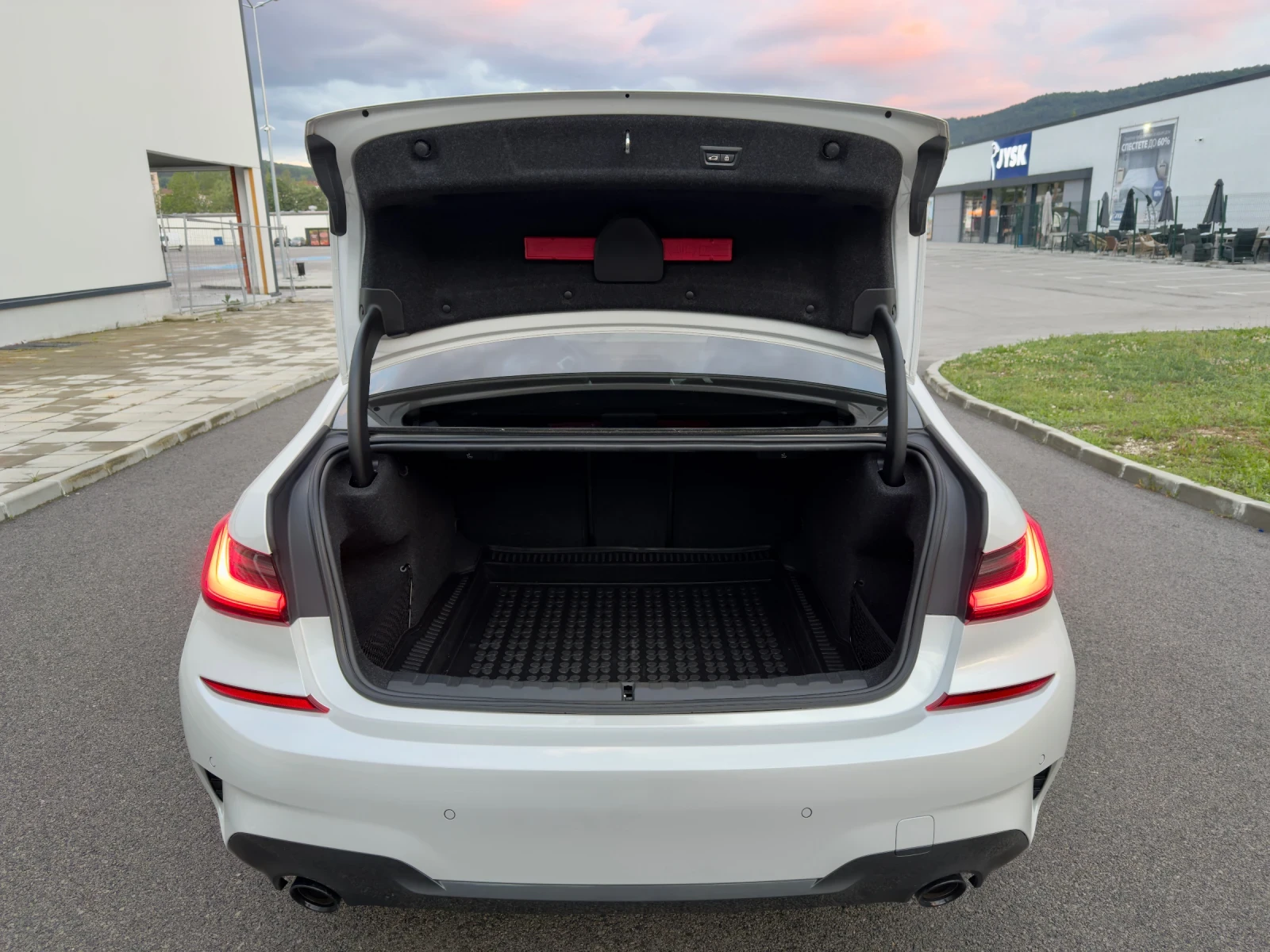 BMW 320 d M Sport Laser HUD  | Mobile.bg   16