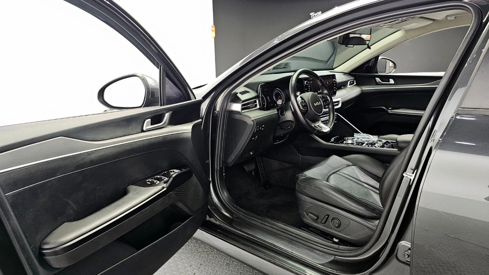 Kia K5 2.0 LPG / TRENDY EDITION / ДИСТРОНИК / LANE ASSIST - изображение 5