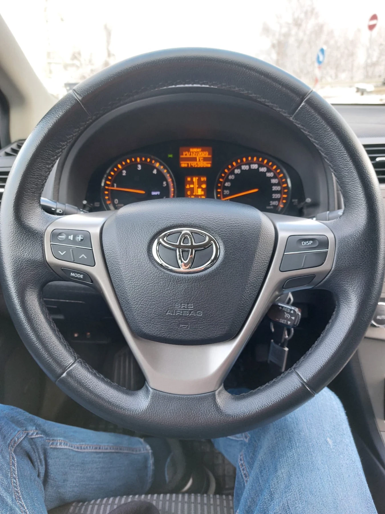 Toyota Avensis  - изображение 7