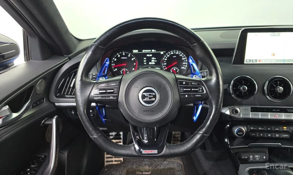 Kia Stinger, снимка 13 - Автомобили и джипове - 53967914