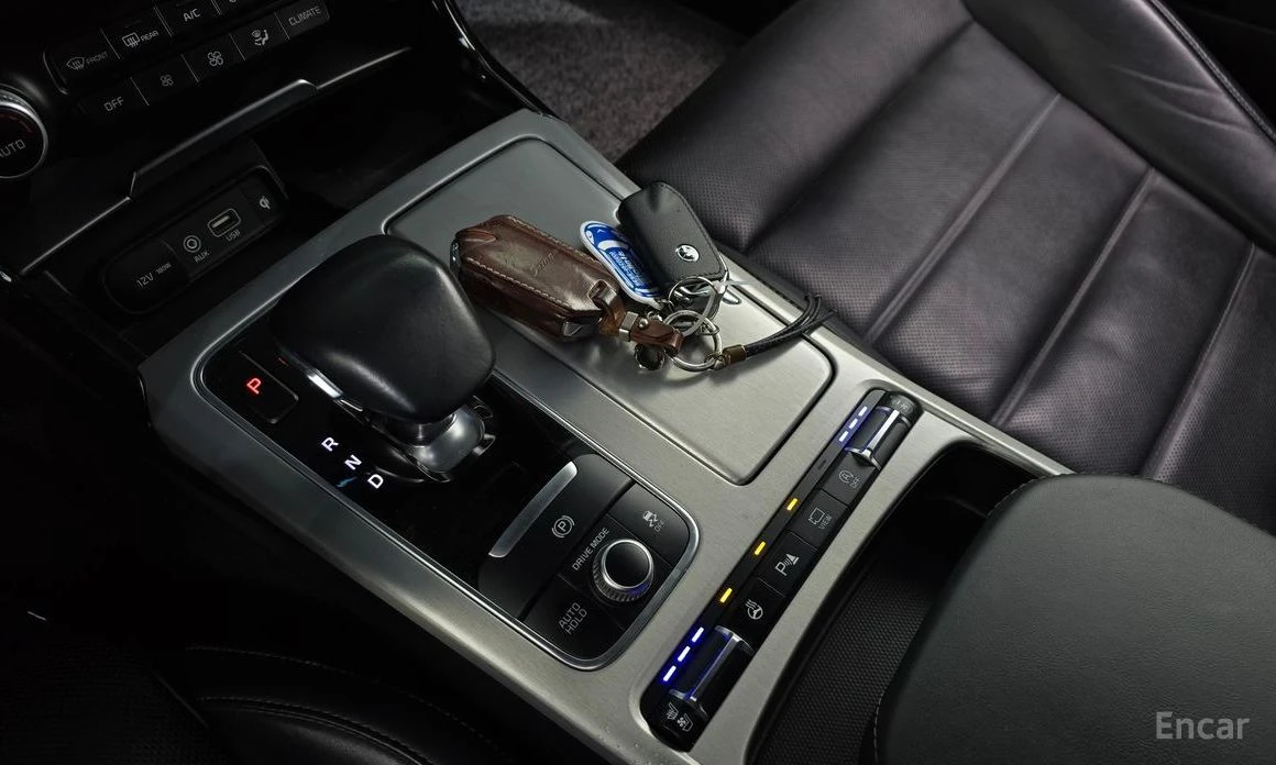 Kia Stinger, снимка 9 - Автомобили и джипове - 53967914