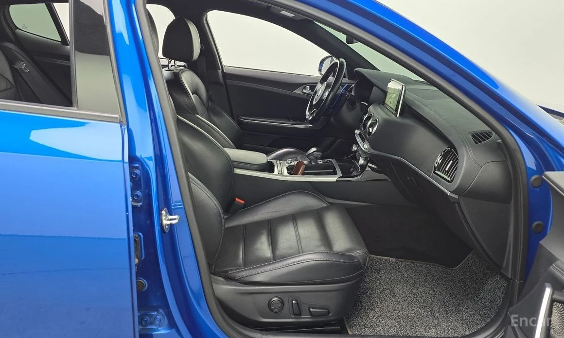 Kia Stinger, снимка 11 - Автомобили и джипове - 53967914