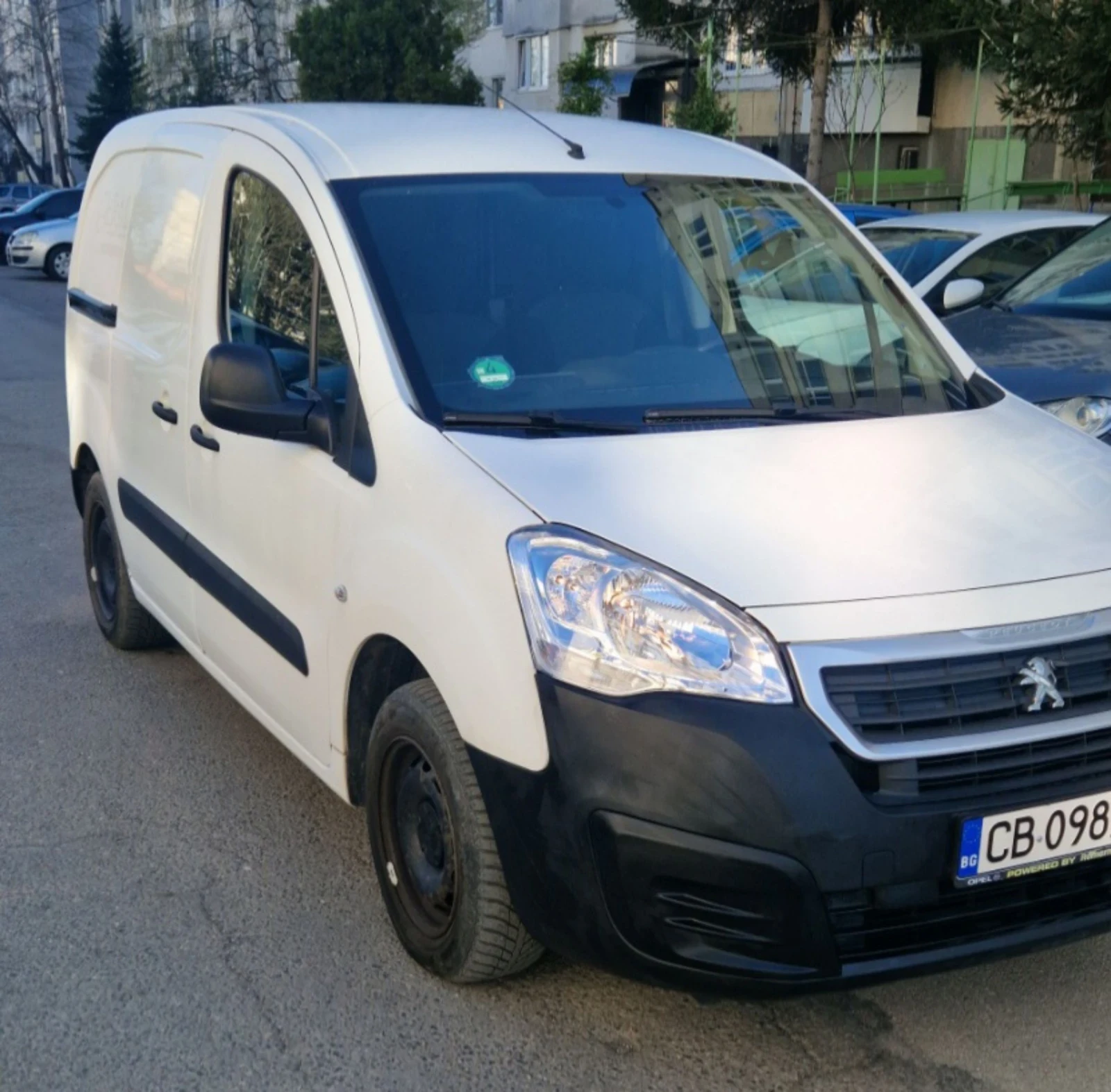 Peugeot Partner 1.6d 100 к.с. 2017 автоматик, снимка 3 - Автомобили и джипове - 54149750