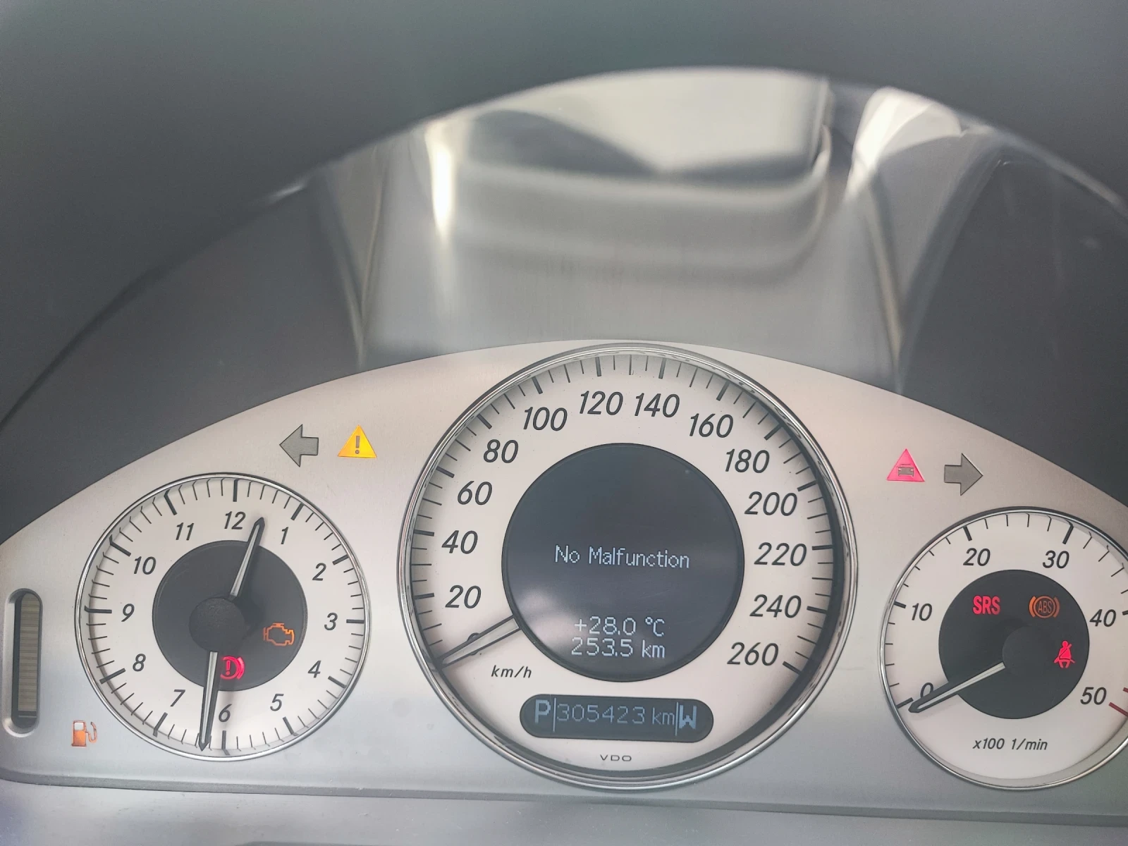 Mercedes-Benz E 320 Редови, снимка 7 - Автомобили и джипове - 54342925