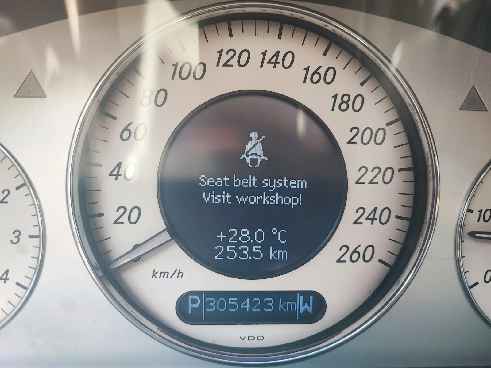 Mercedes-Benz E 320 Редови, снимка 8 - Автомобили и джипове - 54342925