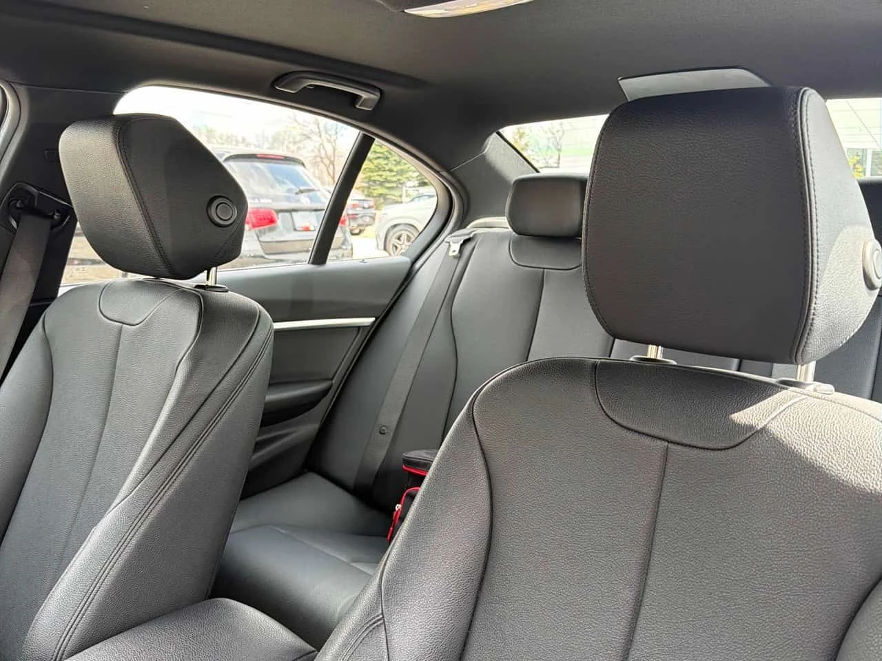 BMW 330 * 330i xDrive * CARFAX * ЦЕНА ДО БГ, снимка 16 - Автомобили и джипове - 54400029
