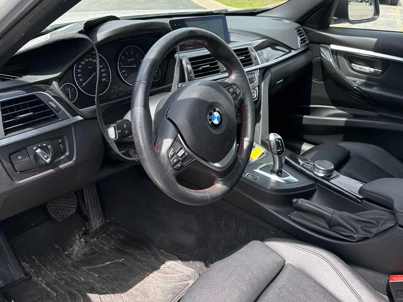 BMW 330 * 330i xDrive * CARFAX * ЦЕНА ДО БГ, снимка 11 - Автомобили и джипове - 54400029