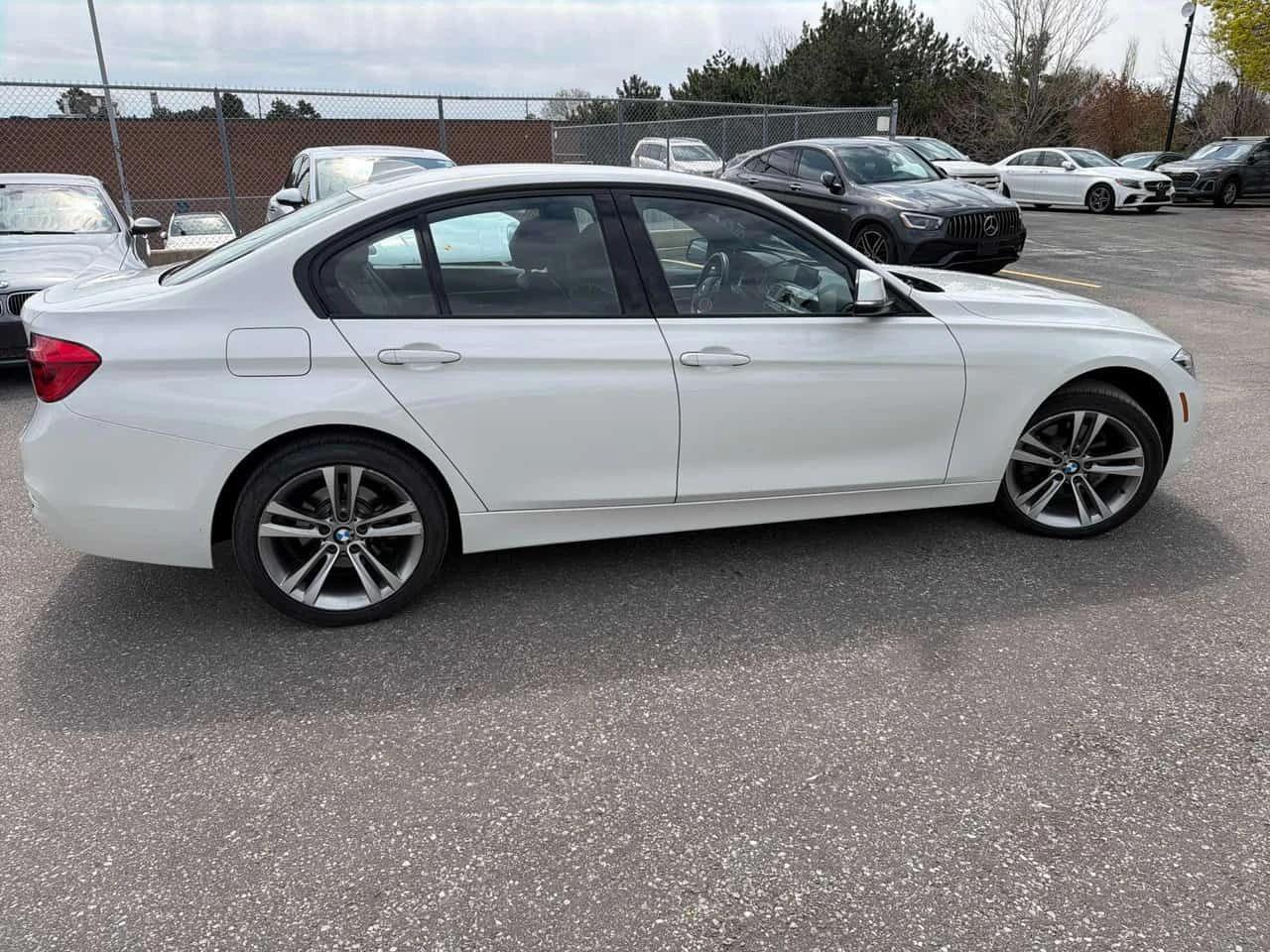 BMW 330 * 330i xDrive * CARFAX * ЦЕНА ДО БГ, снимка 3 - Автомобили и джипове - 54400029