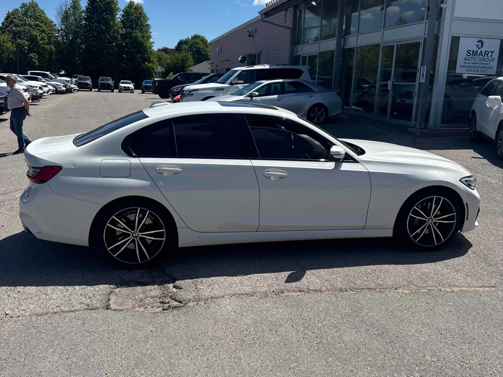 BMW 330 i xDrive/M-Pack/H&K/Video, снимка 4 - Автомобили и джипове - 54760557