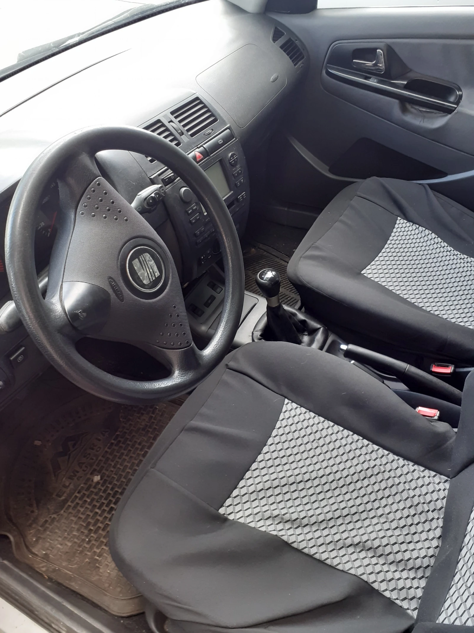 Seat Ibiza, снимка 4 - Автомобили и джипове - 54760763