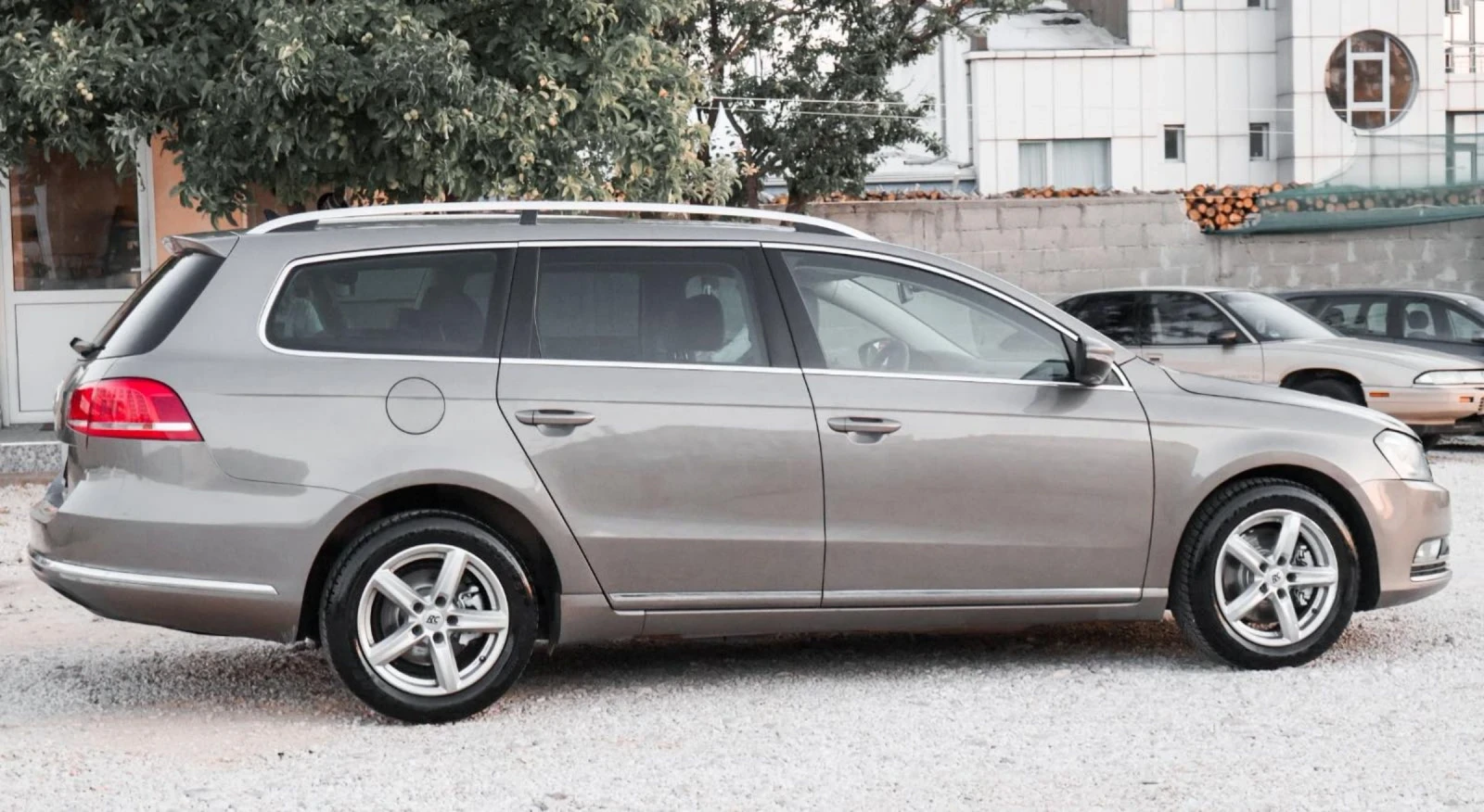 VW Passat 2.0tdi Avtomat hig linne , снимка 4 - Автомобили и джипове - 55084167