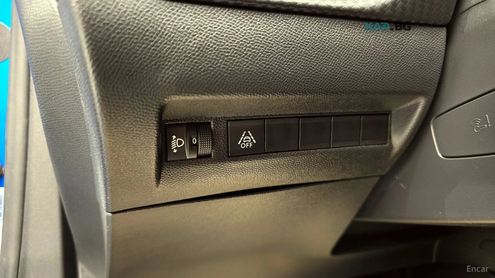 Peugeot 2008 1.5 BlueHDi Allure, снимка 13 - Автомобили и джипове - 55236740