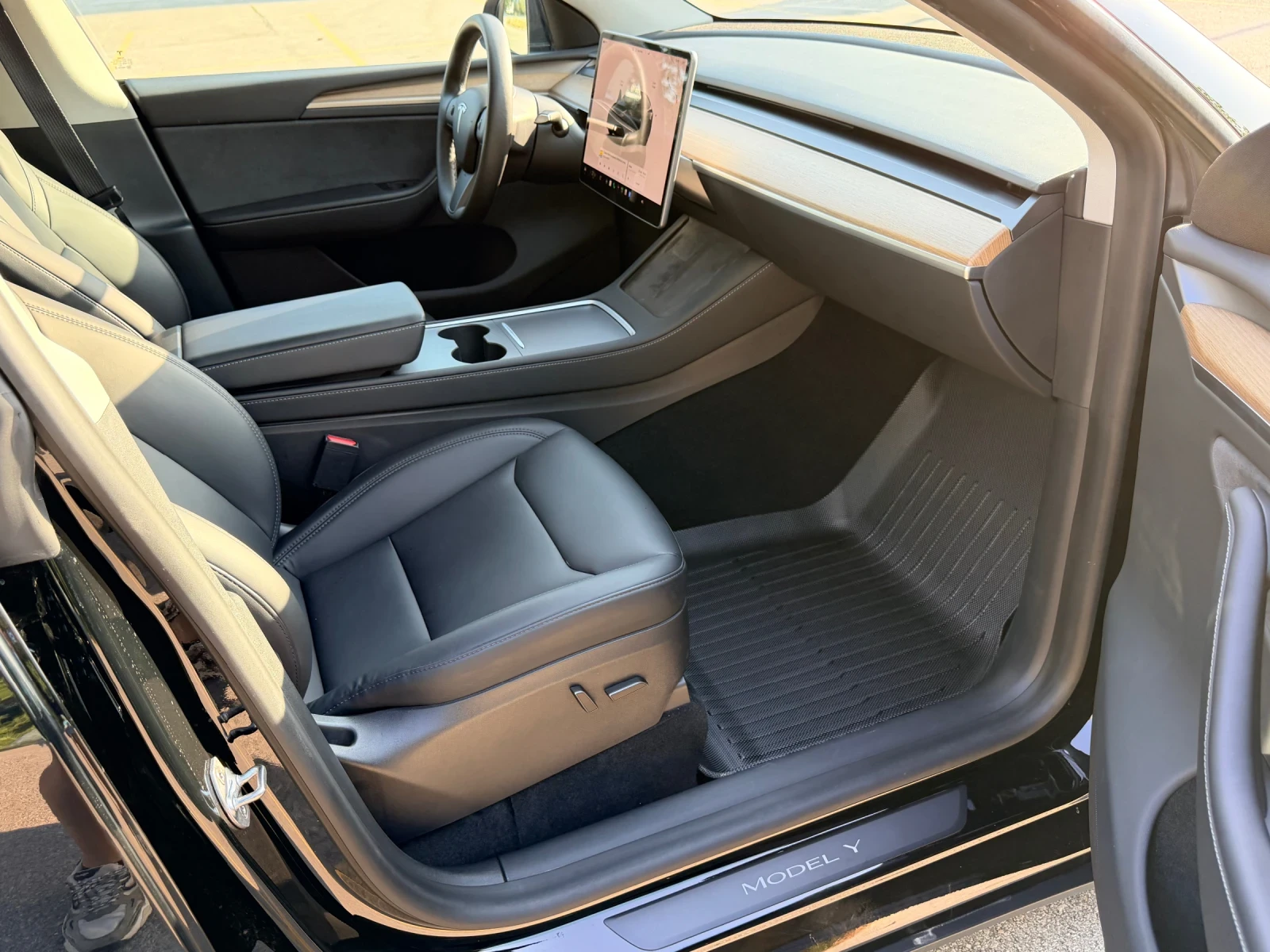 Tesla Model Y PERFORMANCE / ГЕРМАНИЯ/ГАРАНЦИЯ, снимка 11 - Автомобили и джипове - 55749190