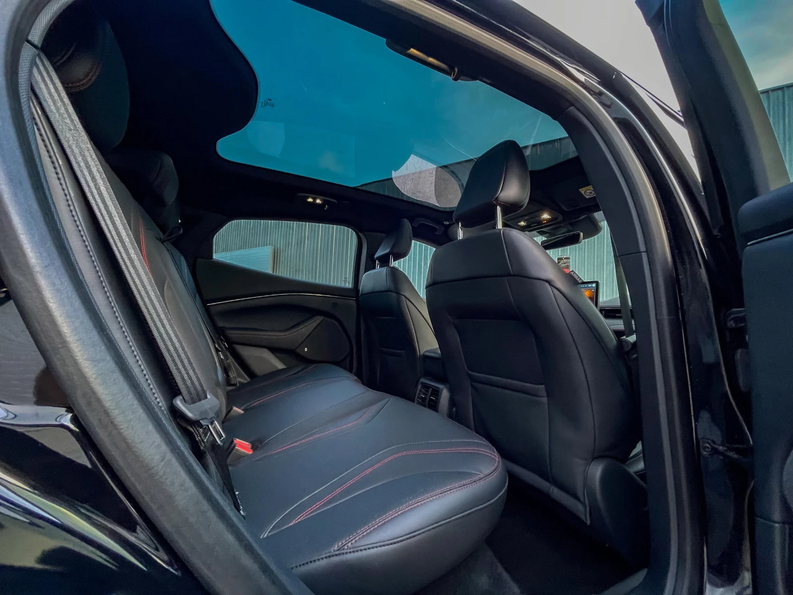 Ford Mustang Mach-E AWD 78KW 351HP 7% Деградация, снимка 13 - Автомобили и джипове - 56021041
