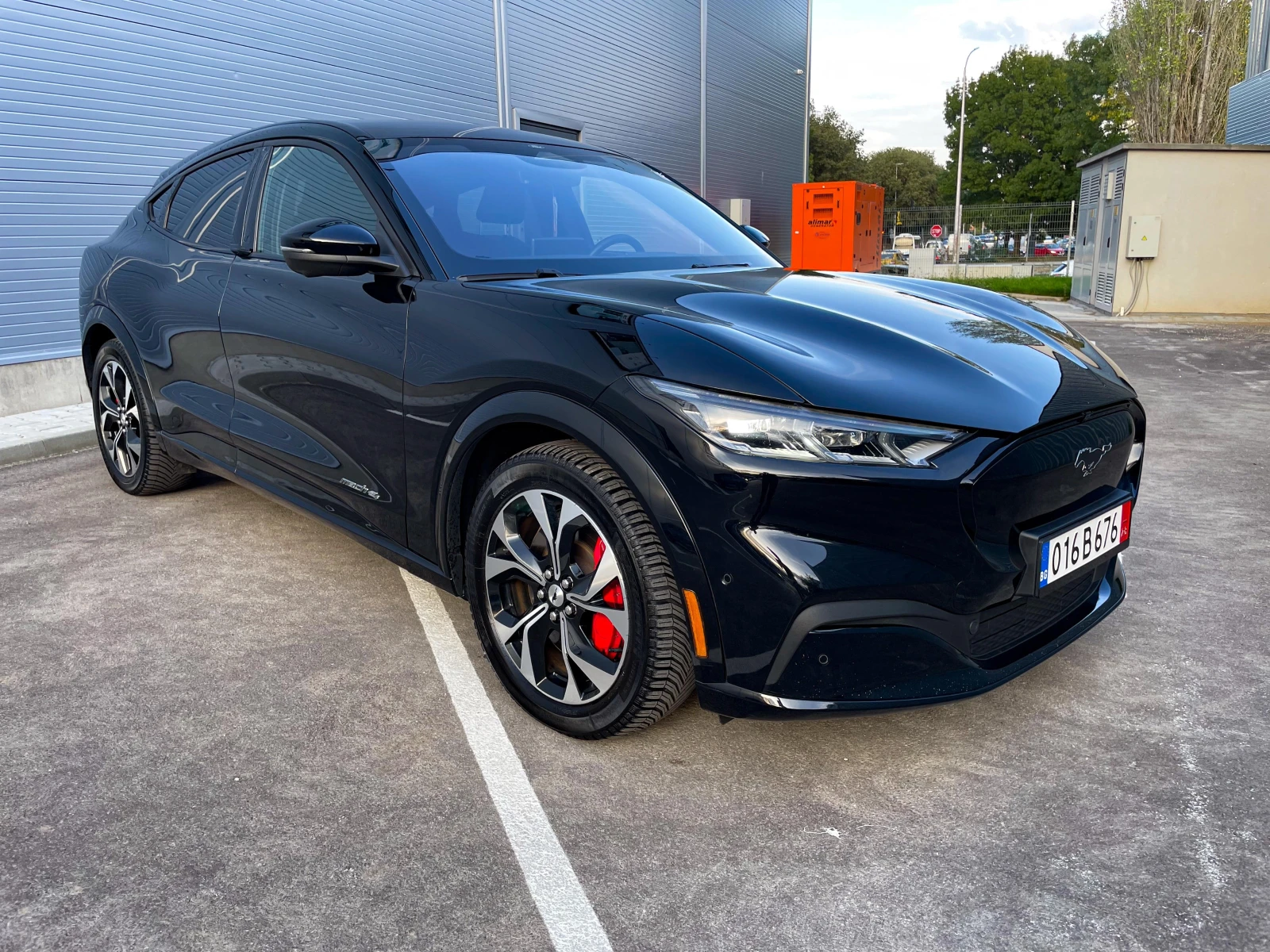 Ford Mustang Mach-E AWD 78KW 351HP 7% Деградация, снимка 2 - Автомобили и джипове - 56021041