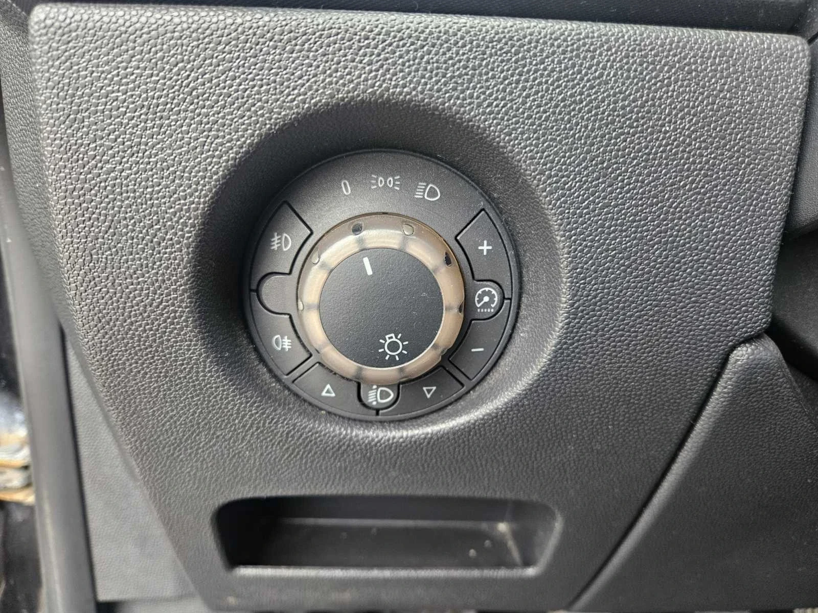 Opel Corsa 1.4i, снимка 8 - Автомобили и джипове - 56085342