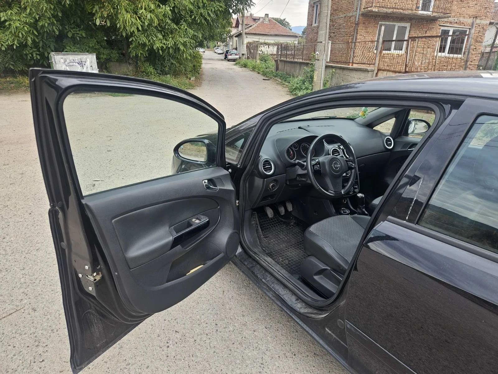 Opel Corsa 1.4i, снимка 4 - Автомобили и джипове - 56085342