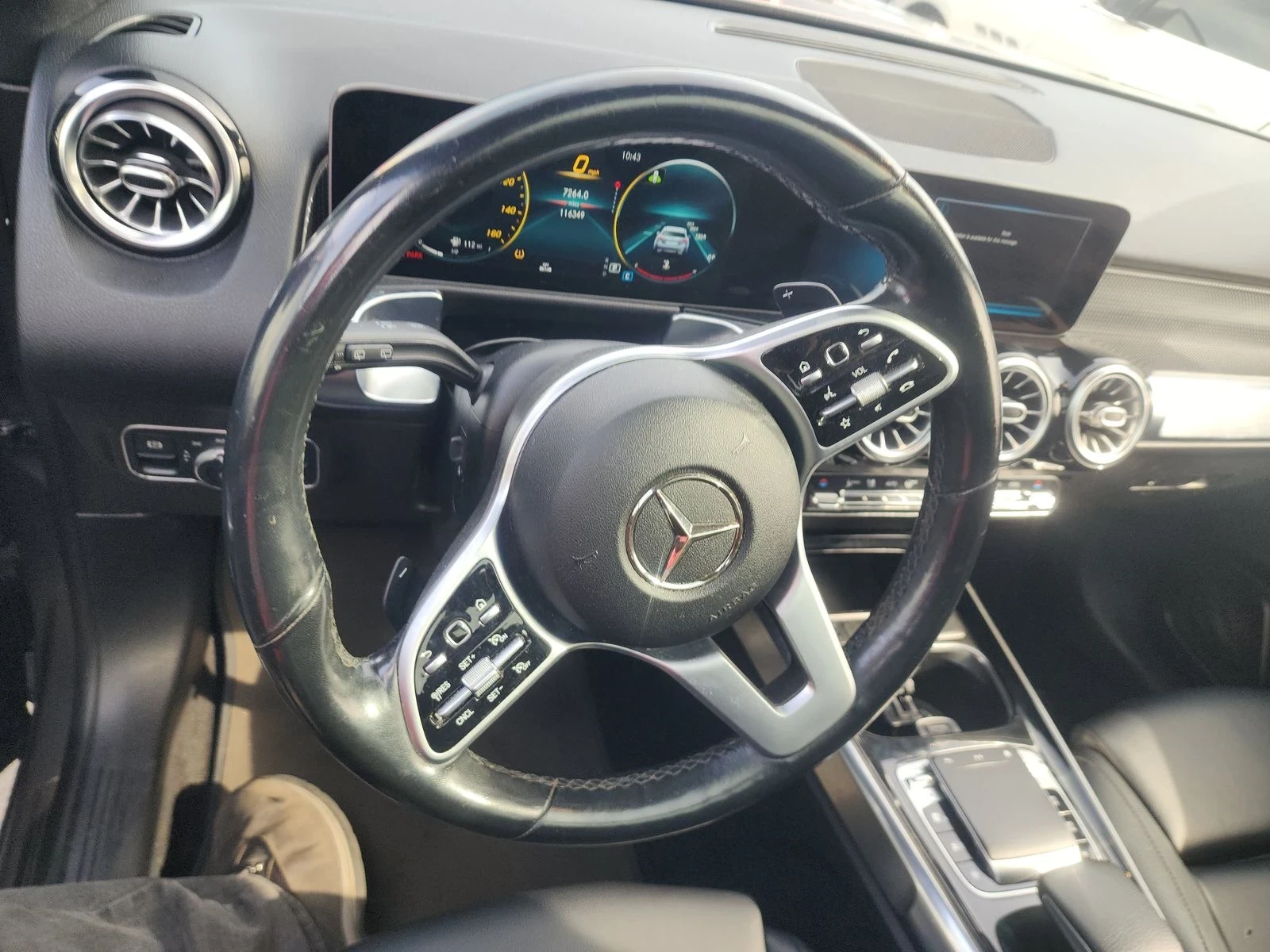 Mercedes-Benz GLB 4MATIC | 360 КАМЕРА | ПАНОРАМА | KEYLESS | , снимка 11 - Автомобили и джипове - 54025143