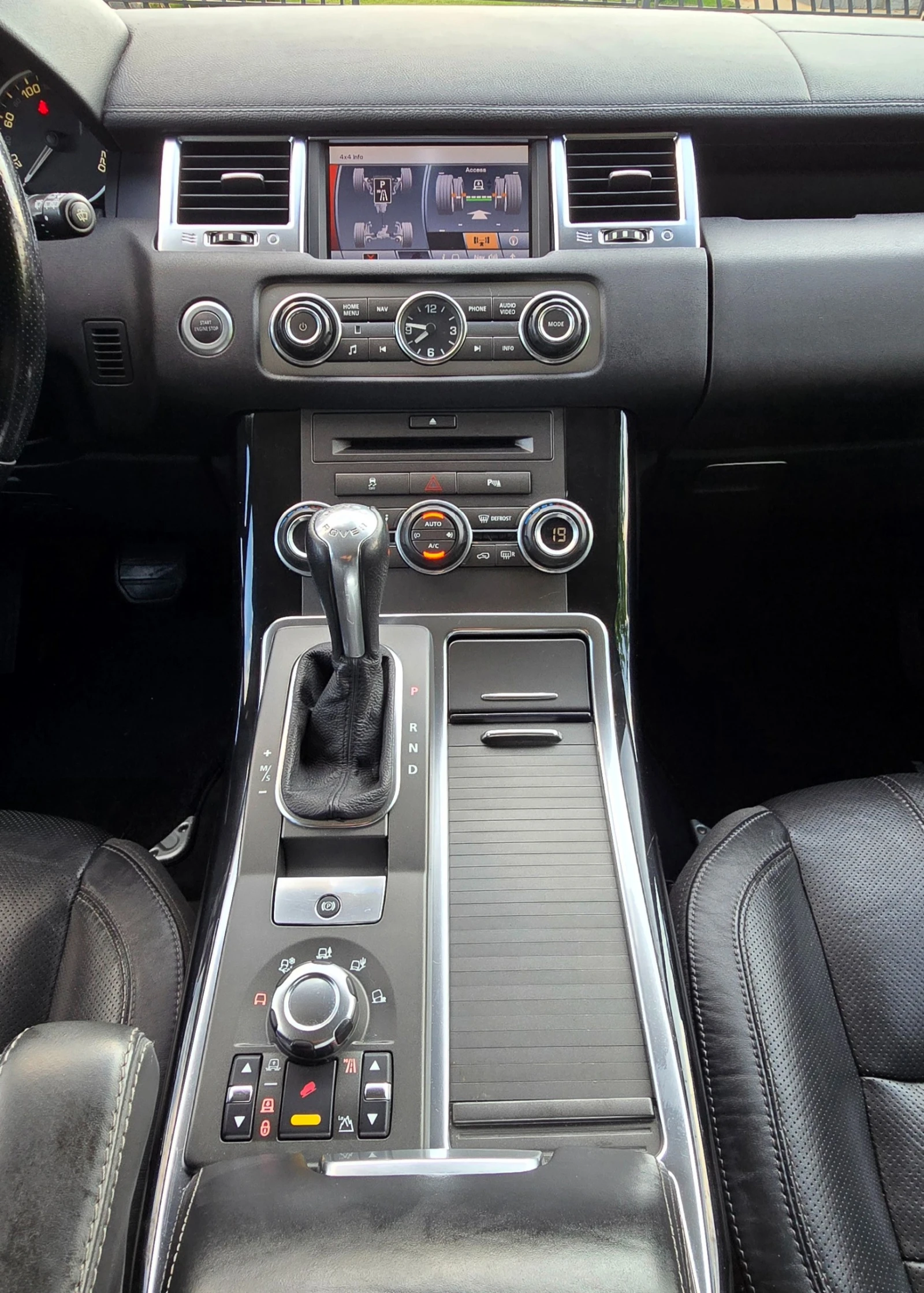 Land Rover Range Rover Sport HSE, снимка 9 - Автомобили и джипове - 54221738