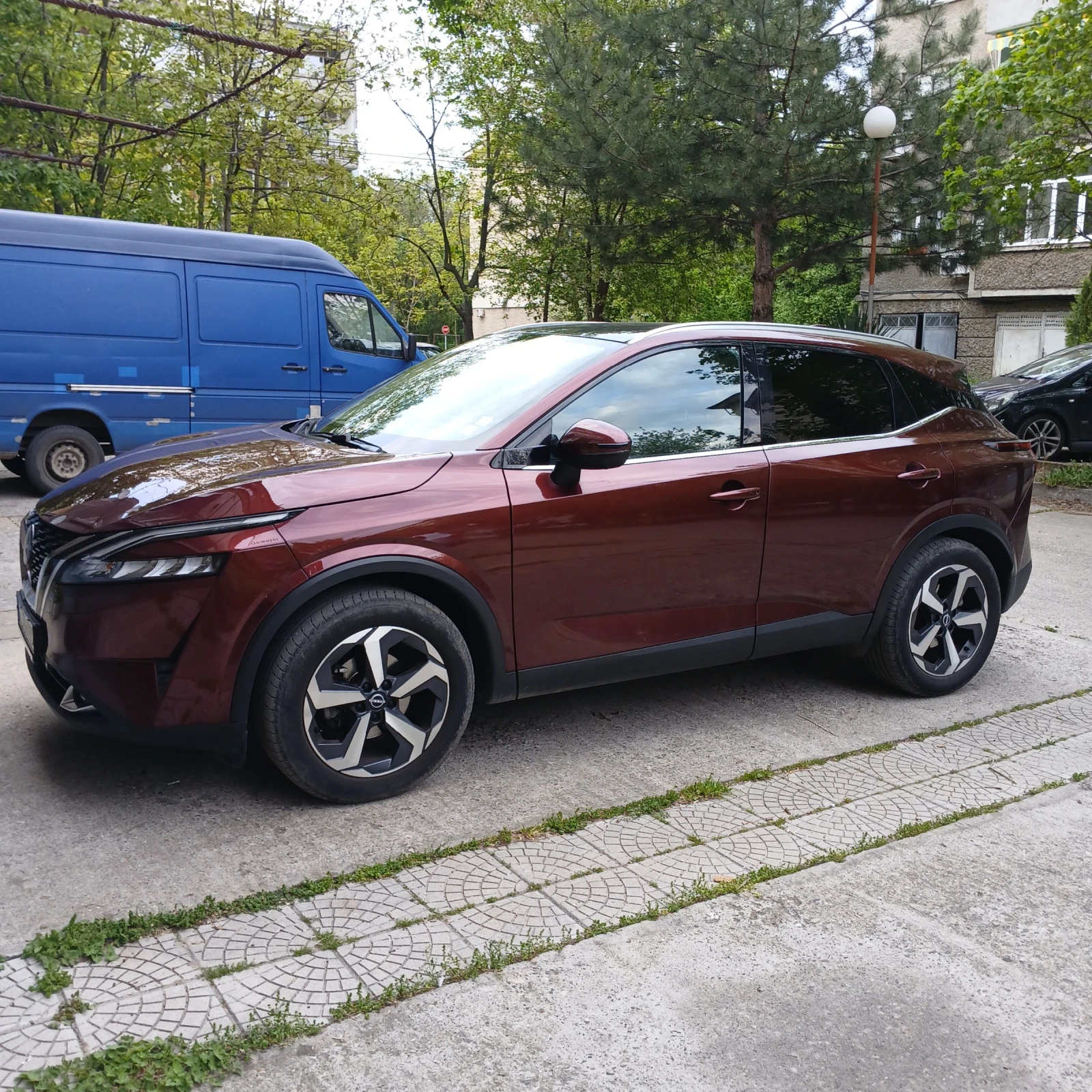 Nissan Qashqai, снимка 2 - Автомобили и джипове - 54377556