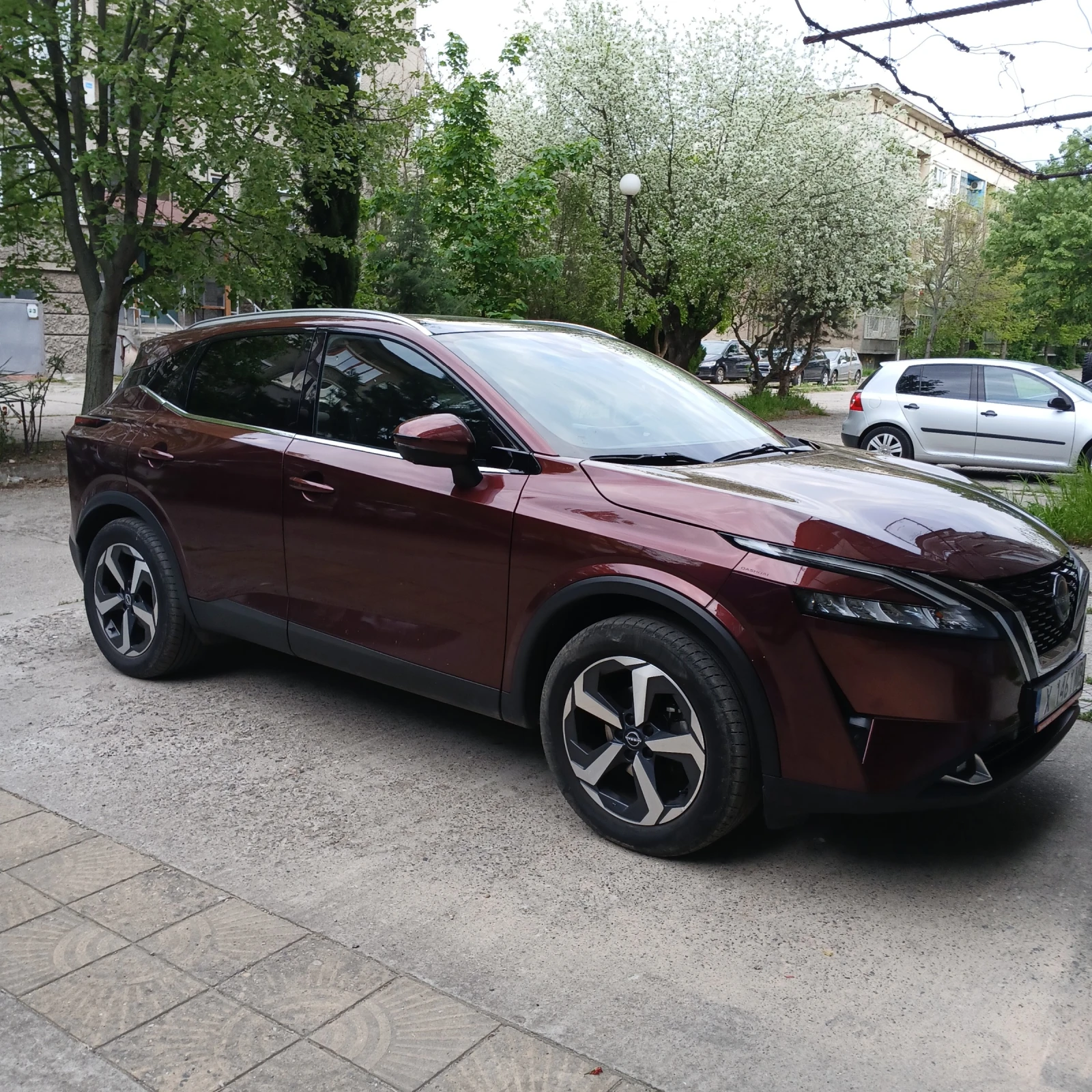 Nissan Qashqai, снимка 3 - Автомобили и джипове - 54377556