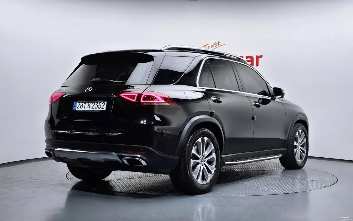 Mercedes-Benz GLE 300 4MATIC/DISTRONIC/BURMESTER/ОБДУХВАНЕ/ПОДГРЕВИ/PANO, снимка 2 - Автомобили и джипове - 54866000