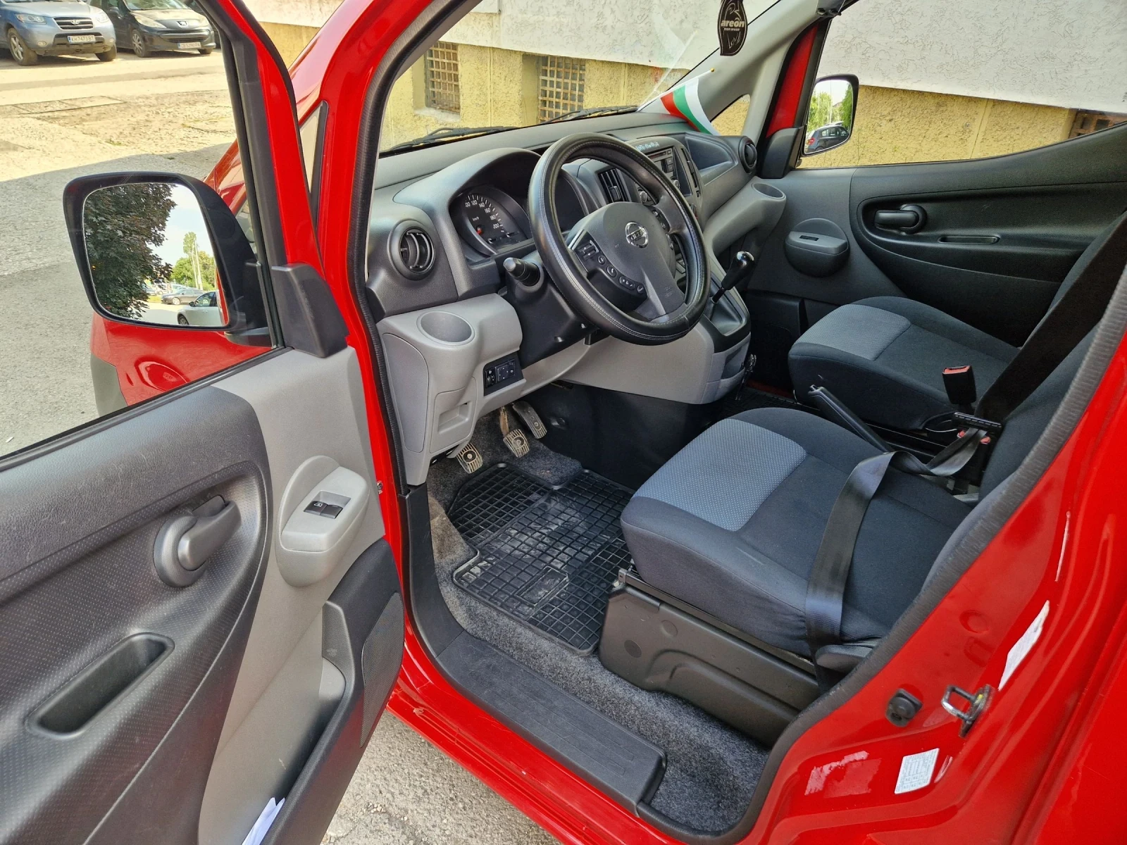Nissan NV200 1.6бензин/ГАЗ, пътнически, Евро 6В, снимка 6 - Бусове и автобуси - 55067325