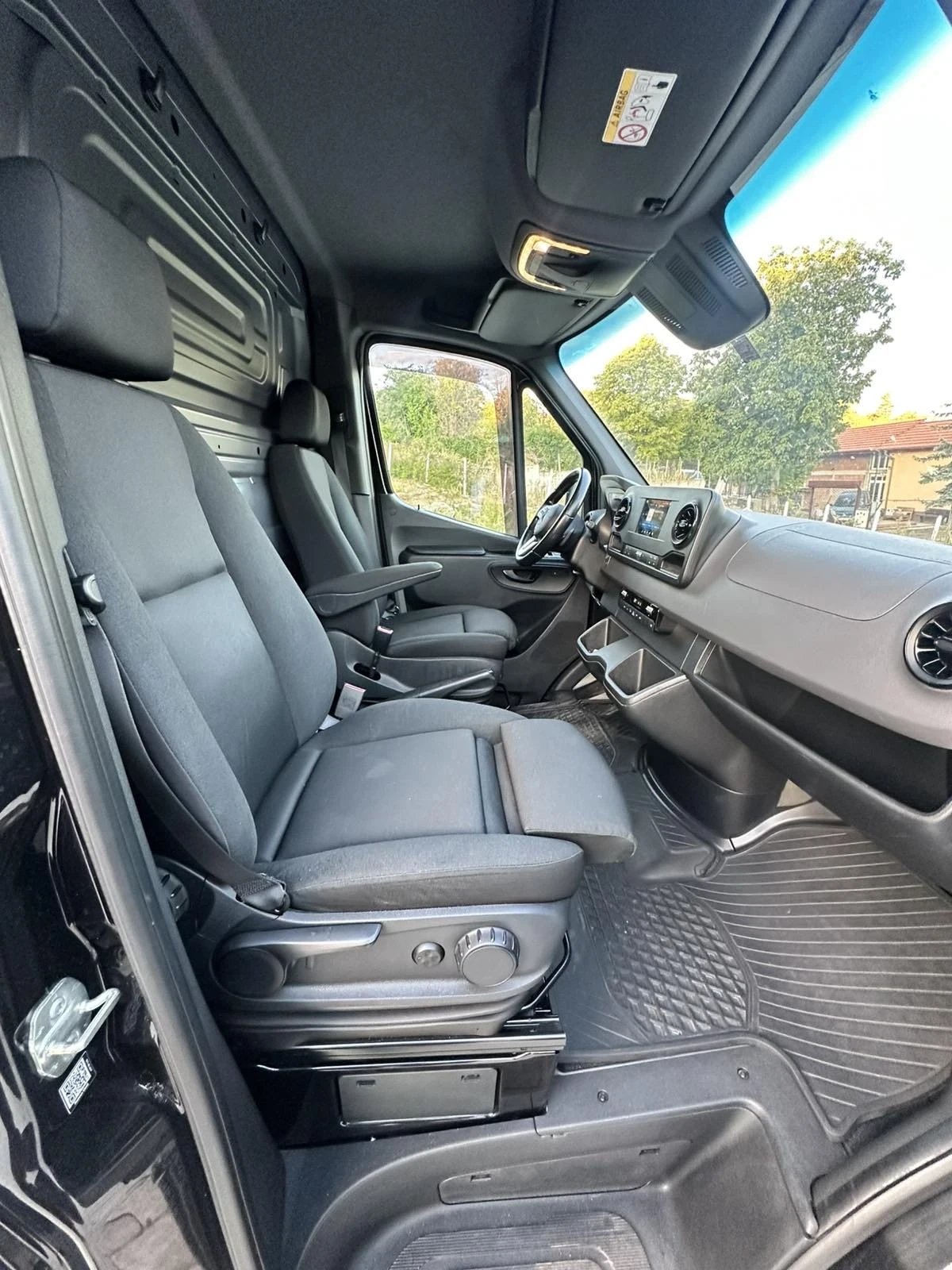Mercedes-Benz Sprinter 319, снимка 8 - Бусове и автобуси - 56066356