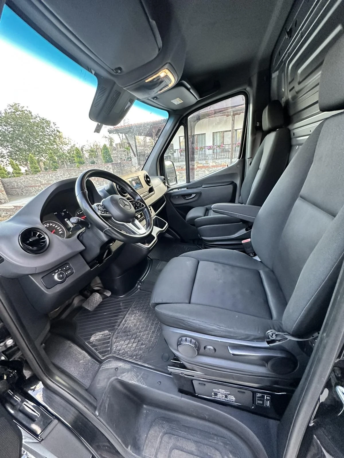 Mercedes-Benz Sprinter 319, снимка 9 - Бусове и автобуси - 56066356