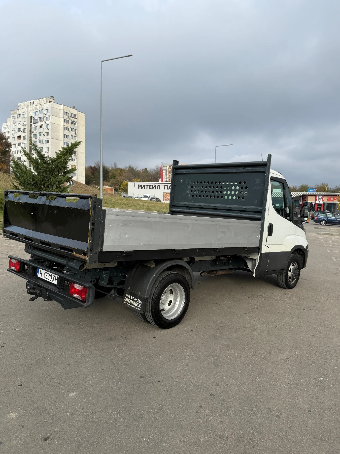 Iveco Daily 35c14 Клима 2018 Десен волан, снимка 3 - Бусове и автобуси - 56659538
