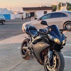  Yamaha YZF-R1